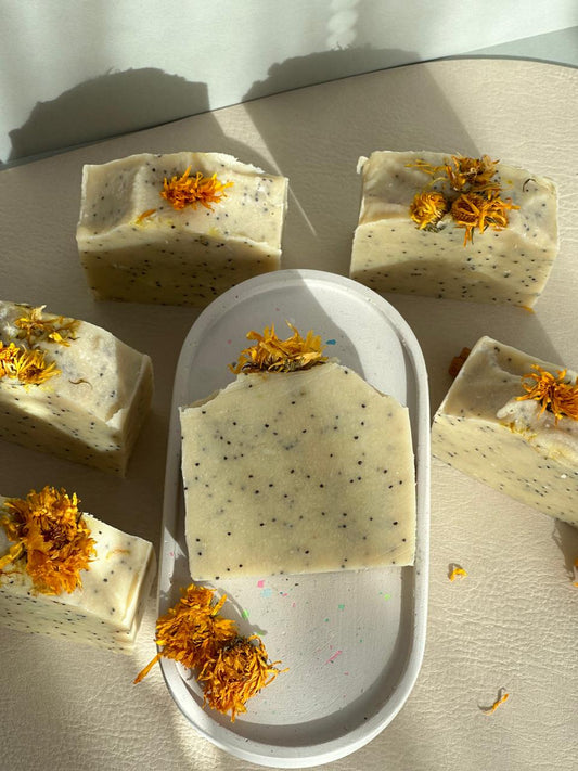 Poppy Seeds & Aloe Vera – Gentle Exfoliation – All Skin Types